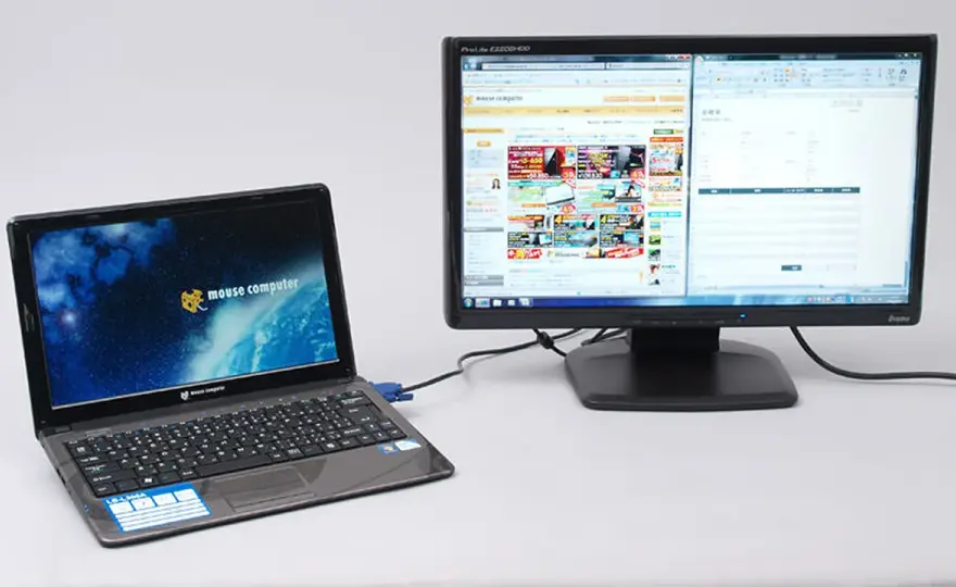 Jak podłączyć monitor do laptopa? Szybko i bez problemów!
