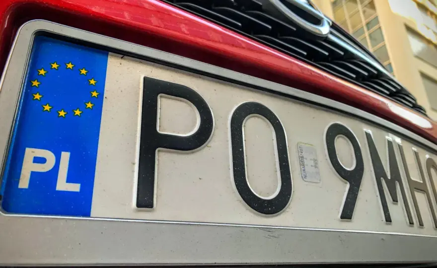 Tablice rejestracyjne PGS - Co oznaczają i skąd pochodzi auto?