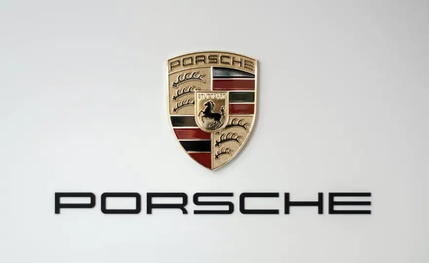 Rozszyfrowujemy logo Porsche – ikona dostępna dla Polaków