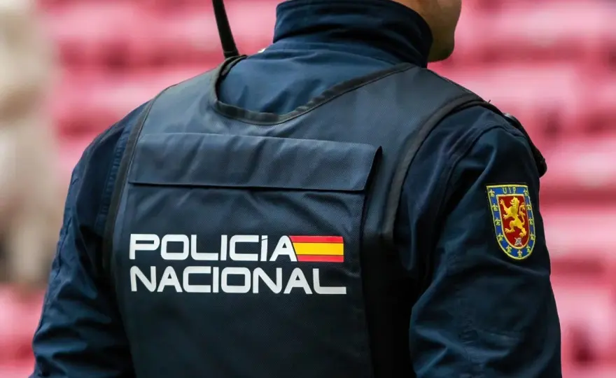 Policja w Hiszpanii: Czym się różni od polskiej? Porównanie