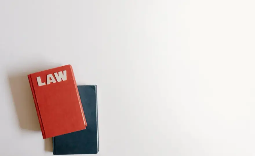 Co robi prawnik? Poznaj zawody i kiedy jego pomoc jest kluczowa