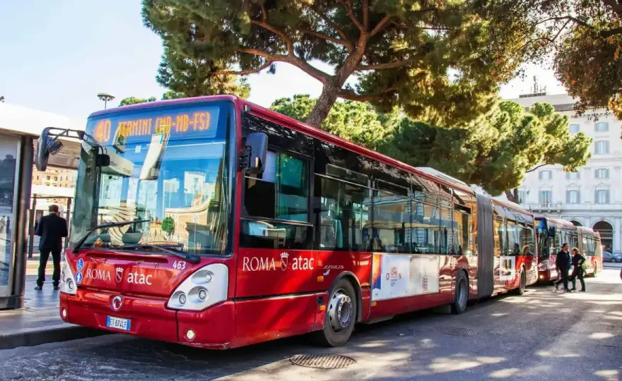 Piazza Navona in metro - stazioni e autobus comodi