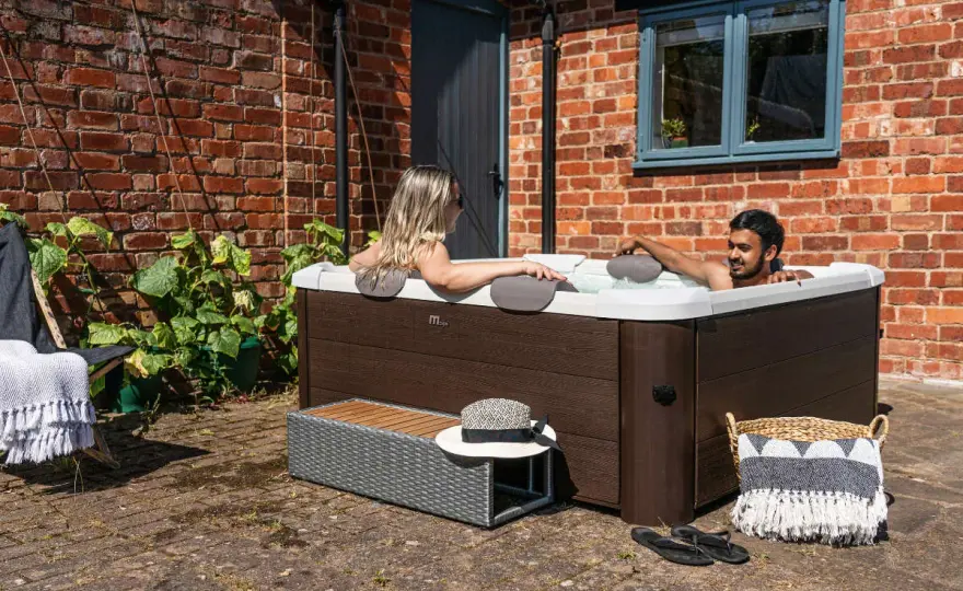 MSpa jacuzzi: Przenośny luksus. Jak wybrać idealny model? Poradnik.