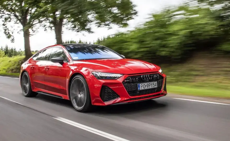Audi RS 7 - Czy warto? Analiza, koszty i na co uważać!