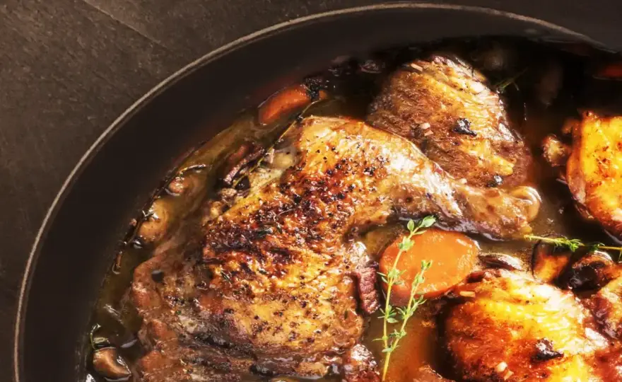 Coq au Vin - Quel vin choisir pour une sauce parfaite ?