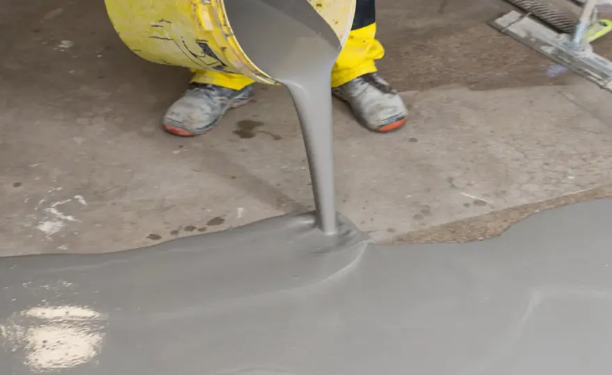 Jak wykonać wylewkę betonową krok po kroku? Poradnik DIY
