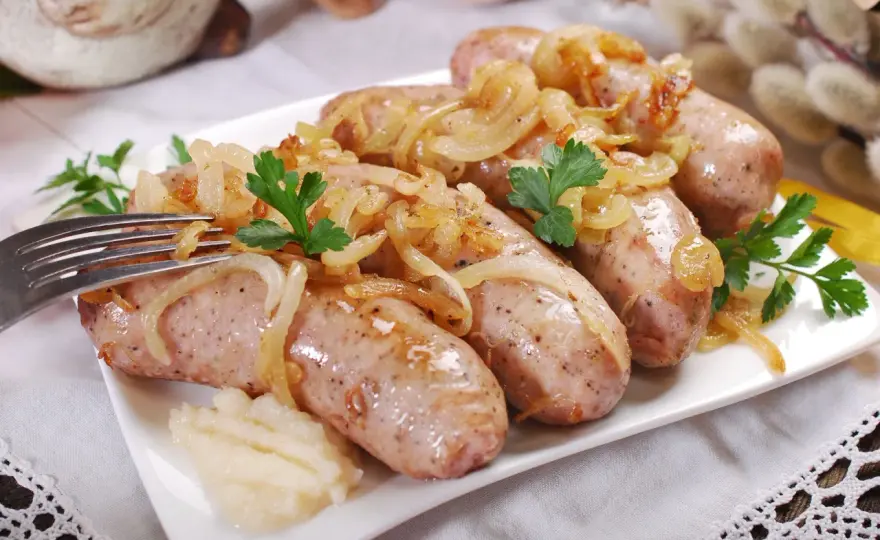 Jak parzyć kiełbasę? Nigdy więcej suchej i pękającej!