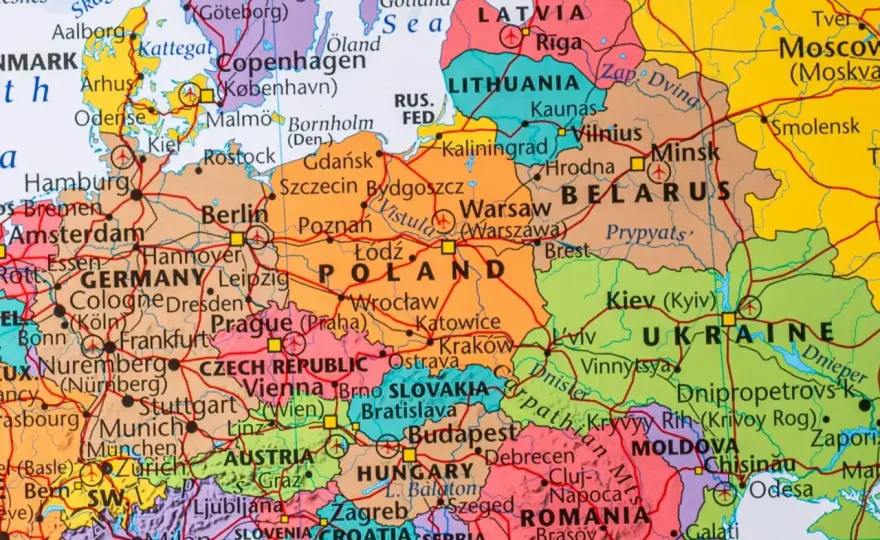 Gdzie leżą Suwałki? Odkryj ich położenie i sąsiedztwo z krajami