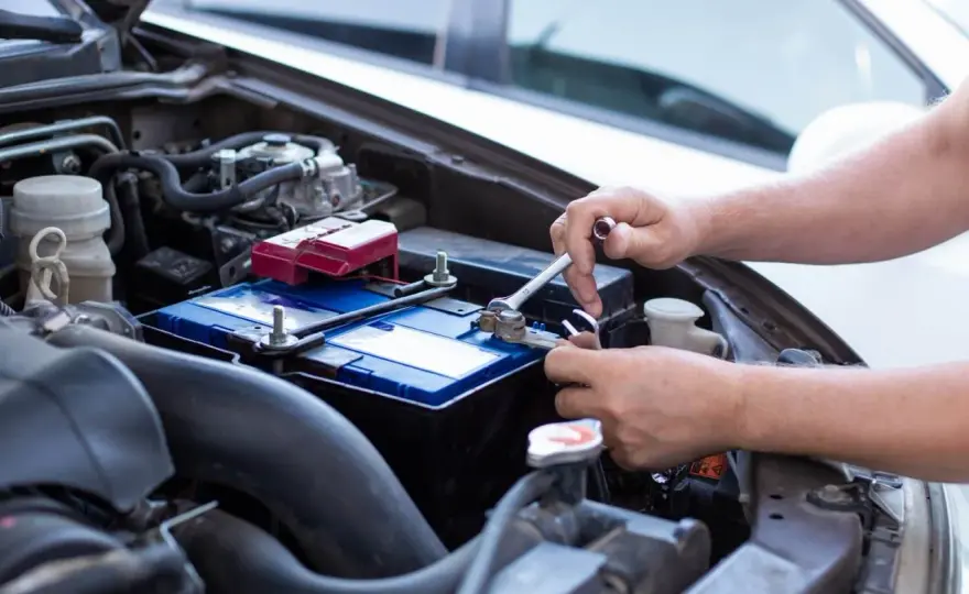 Lotus Esprit - Elektryka: Akumulator, ładowanie i typowe usterki