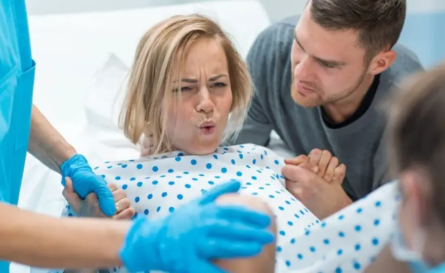 Czy trzeci poród mniej boli? Fakty i mity o bólu porodowym
