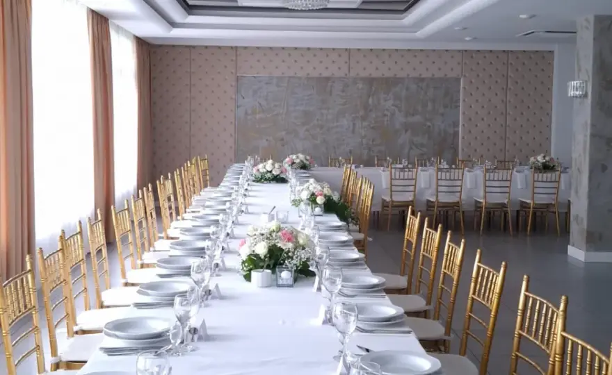 Komunia w restauracji: Ile trwa i jak zaplanować idealny czas?