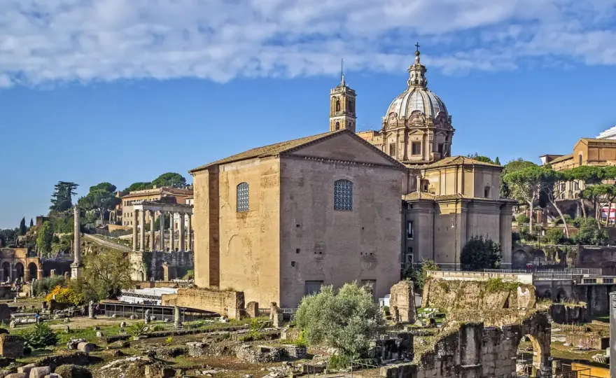 Curia Iulia nel Foro Romano - storia e dettagli da vedere