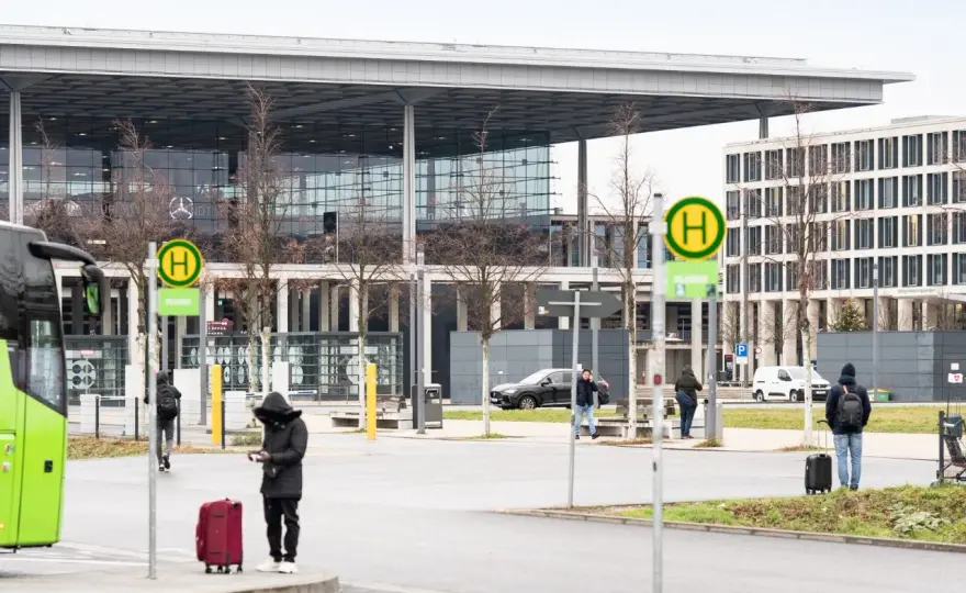 Jardan Bus BER: Dokładna lokalizacja przystanku (nie Schönefeld T5)