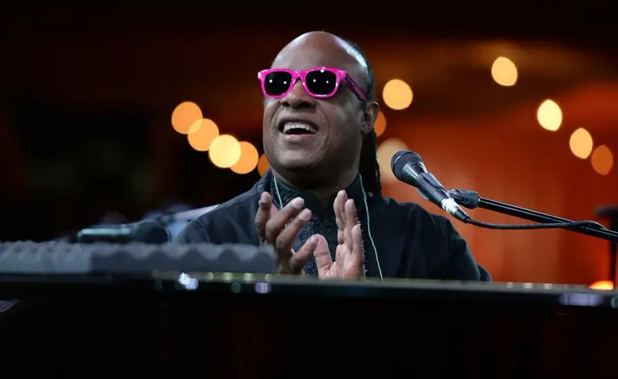 Czy Stevie Wonder jest niewidomy? Prawda o jego wzroku i życiu