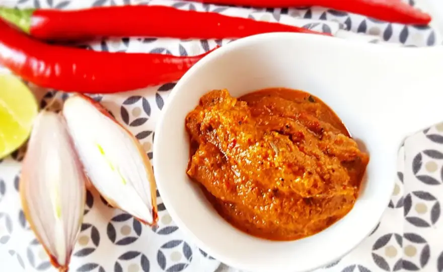 Twoja czerwona pasta curry: Lepsza niż ze sklepu? Sprawdź przepis!