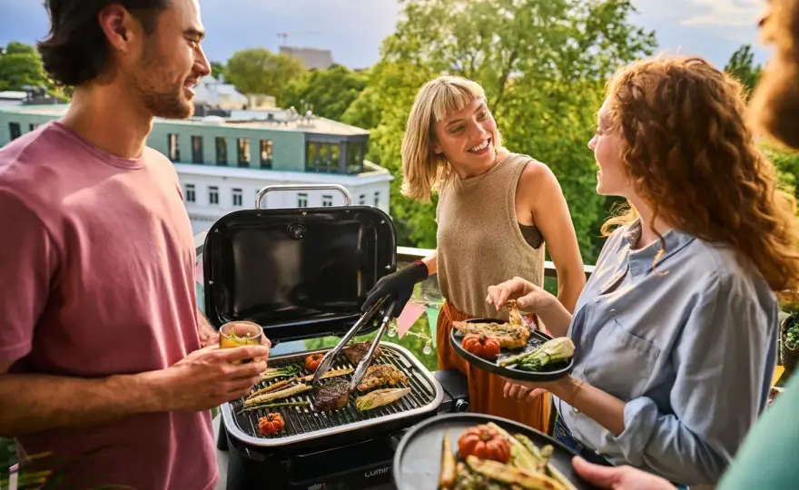 Bärbar kolgrill - så väljer du rätt modell och grillar smart