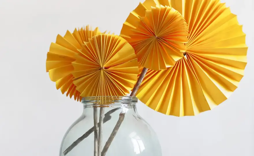 Flores con manos - Guía para manualidades infantiles perfectas