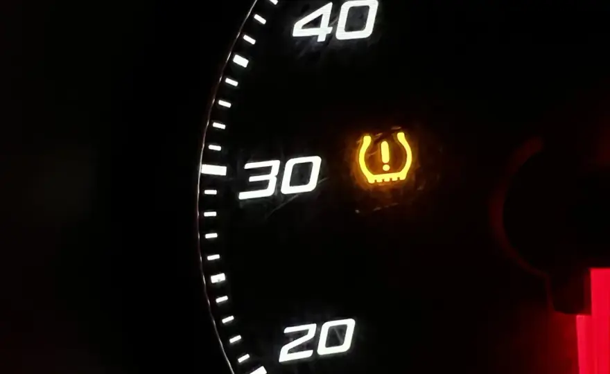 Kontrolka TPMS w ciężarówce - Co robić po alarmie?