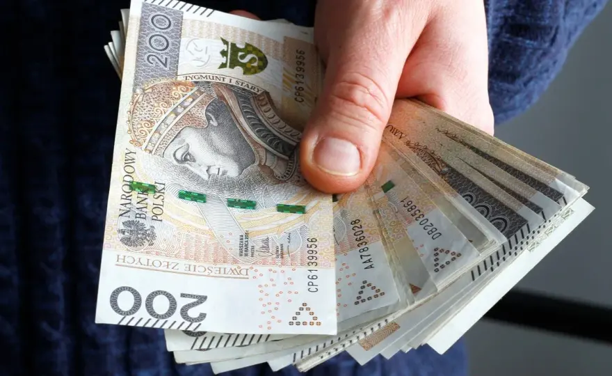 Jaką emeryturę można otrzymać przy zarobkach 7000 zł brutto?