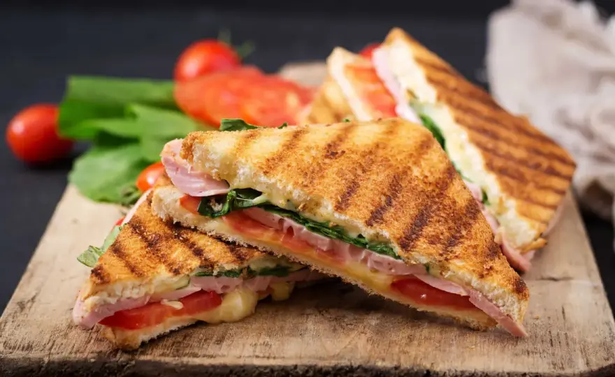 Włoska kanapka - Jak zrobić idealne panino?