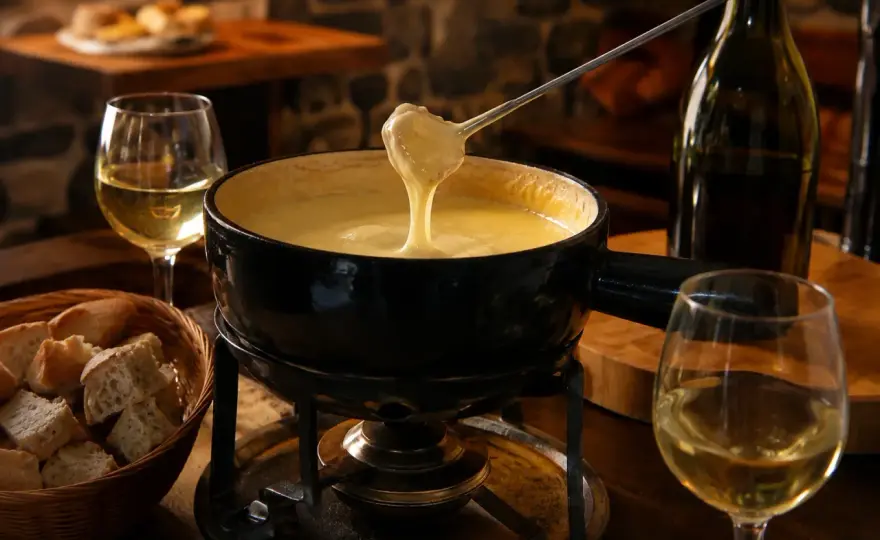 Quel vin avec une fondue savoyarde ? Les meilleurs accords