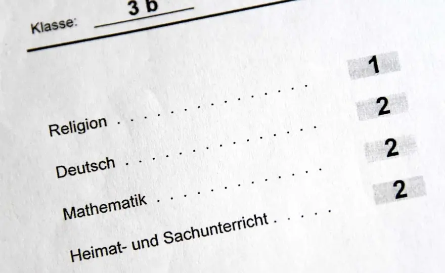 Zeugnisbemerkungen Bayern - So gelingen sie pädagogisch wertvoll