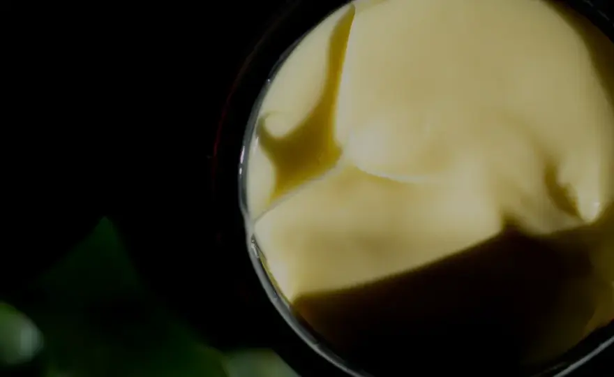 Balsam brązujący: Jak stosować? Naturalna opalenizna bez smug i plam