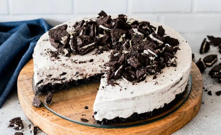 Sernik Oreo na zimno - przepis, który nie może się nie udać!