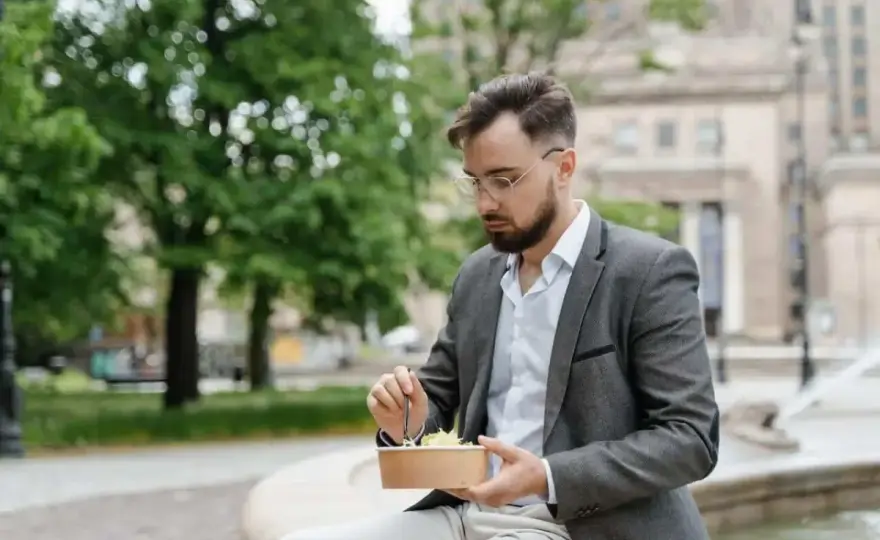 Ile trwa przerwa w pracy - Czy jest płatna i czy musisz ją odrabiać?