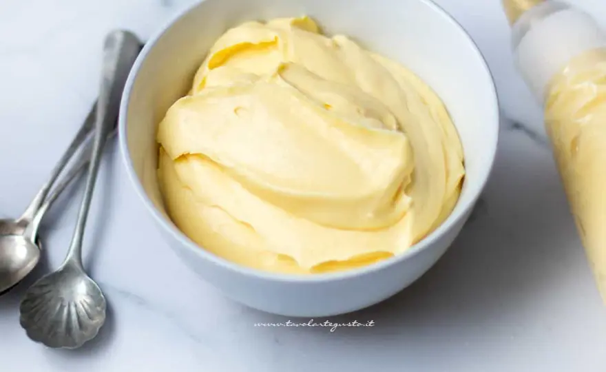 Crema diplomatica perfetta - dosi e segreti per non smontarla