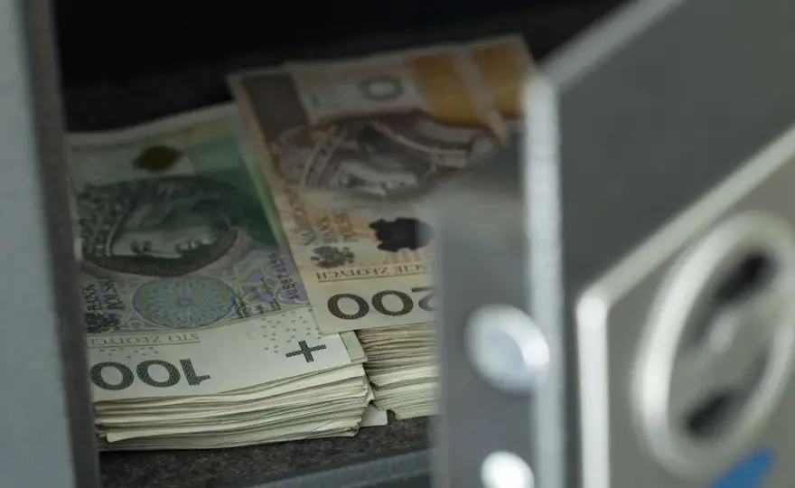 Wojna a pieniądze na koncie - Co z Twoimi oszczędnościami?