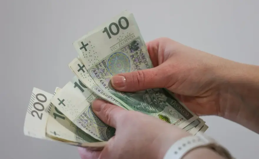 Zasiłek rodzinny: Jakie progi dochodowe? 674/764 zł i "złotówka za złotówkę"