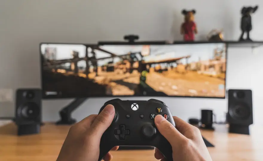 Kontrowersyjne mechaniki: lootboxy, battle passy i granica między taktyką a hazardem