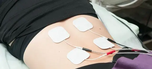 Skutki uboczne pradaxy: Objawy, częstość występowania i co robić?