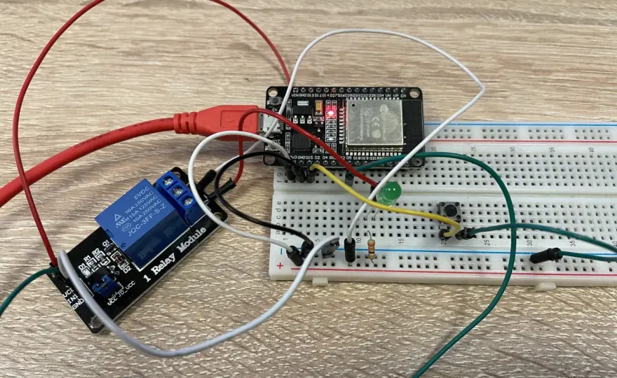 Jak podłączyć przekaźnik 12V i 230V? Poradnik krok po kroku