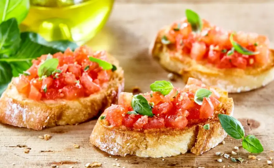 Bruschetta - Jak zrobić idealną włoską przystawkę z pomidorami?