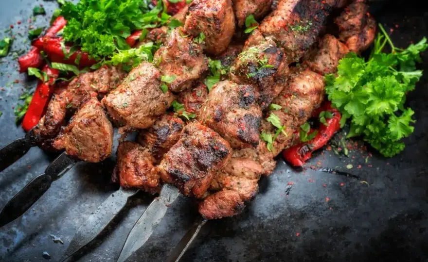 Kofta kebab - Idealny przepis na soczyste mięso z grilla