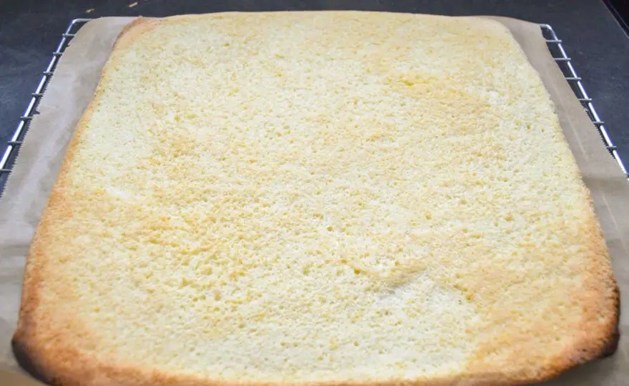 Biskuitboden Rezept - Warum er flach wird und wie er gelingt