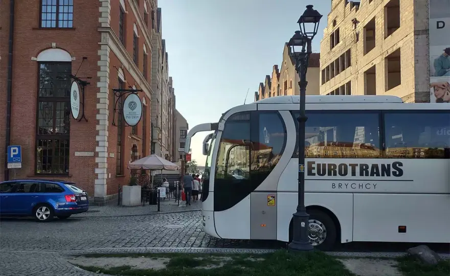 Ile trwa autokar do Chorwacji? Czas, trasy, komfort podróży