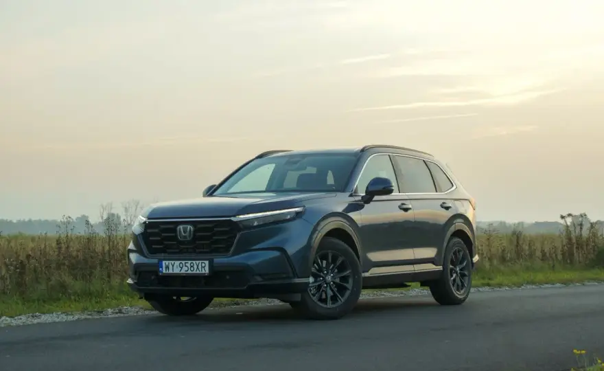 Honda CR-V Hybrid - którą wersję wybrać? Porównanie e:HEV i PHEV
