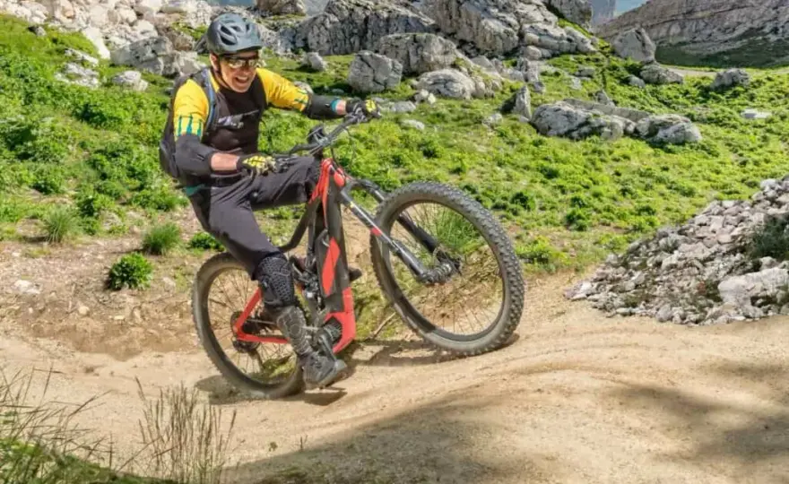 Oblicz spalanie kalorii przy 30 km na rowerze - kalkulator online