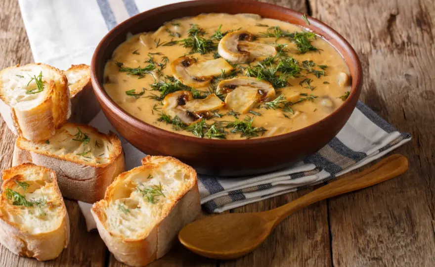 Zupa pieczarkowa: prosty przepis na idealny smak. Sekrety i triki!