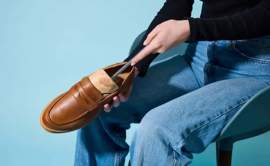 Schuhe weiten lassen - Lohnt sich das? Kosten & Tipps