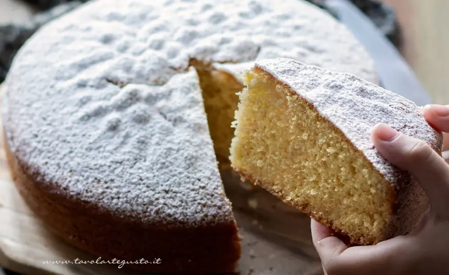 Torta margherita soffice e alta, con la ricetta tradizionale