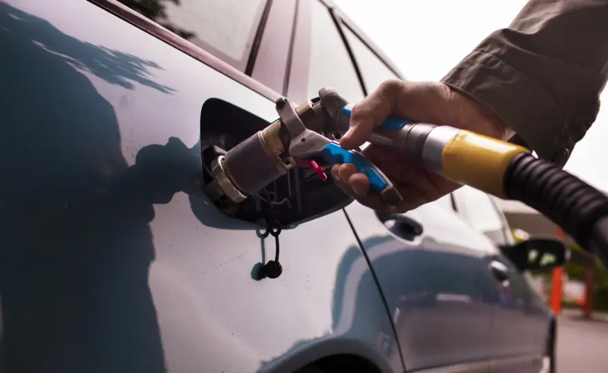 Serbatoio GPL scaduto, si può circolare a benzina?