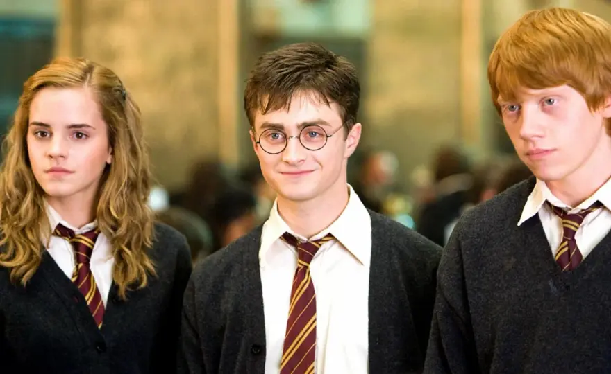 Ile lat ma Harry Potter? Wiek bohatera w każdym tomie sagi