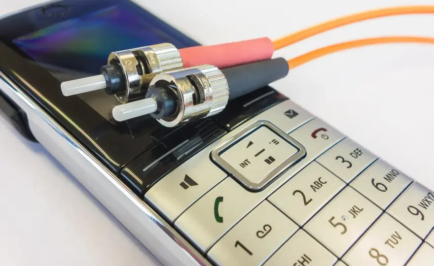 Prawne aspekty zakładania podsłuchu w telefonie przez policję - fakty i zasady