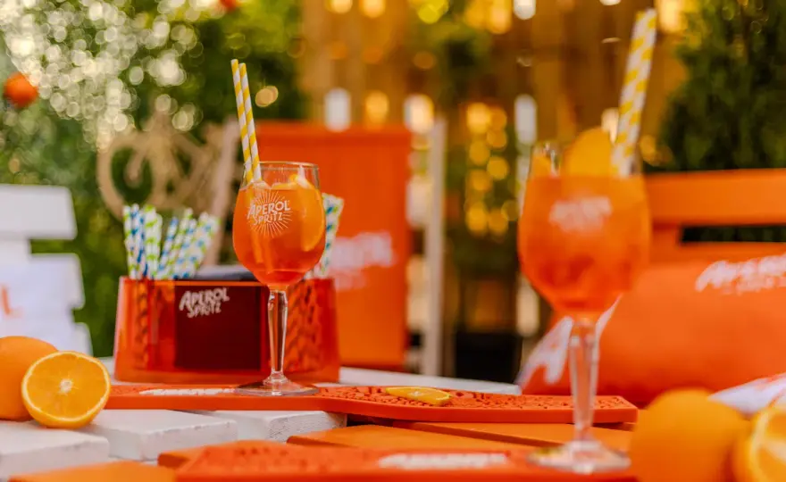 Idealny kieliszek do Aperol Spritz: Jaki wybrać i gdzie kupić?