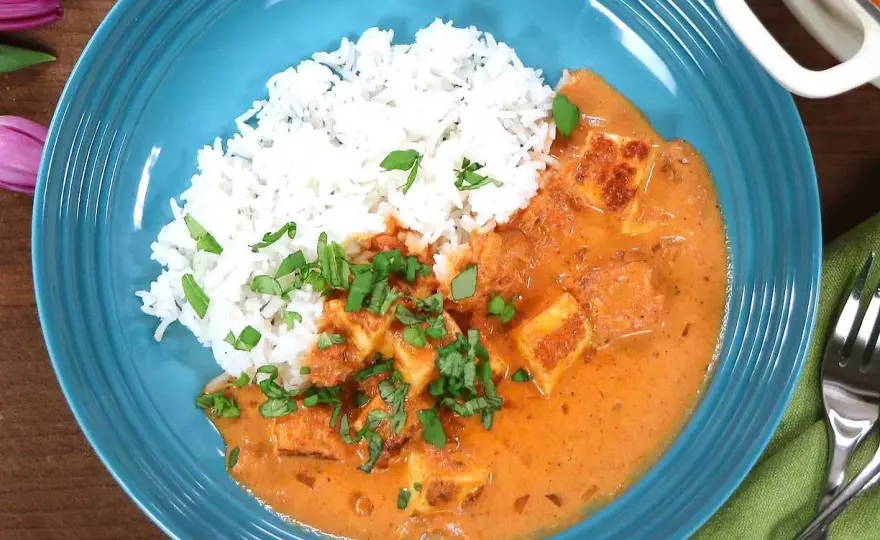 Butter halloumi med krämig tomatsås