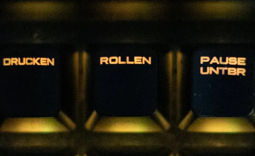 Rollen-Taste: Was sie heute kann & warum sie nervt